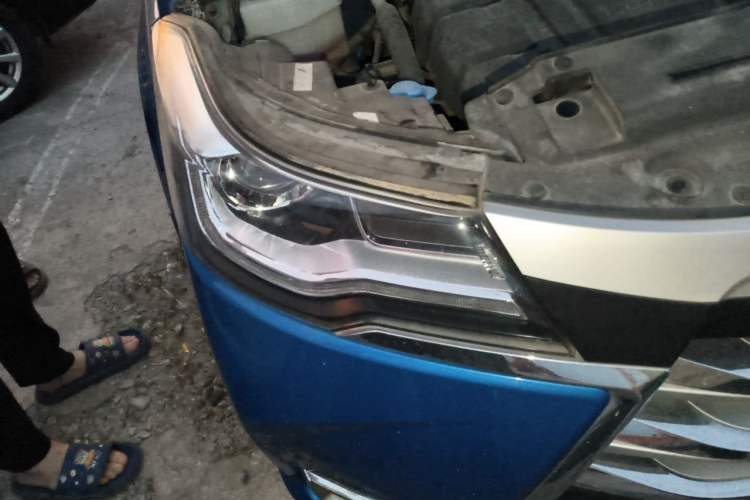Used JAC Group Refine R3 2018 1.6L Manual Luxury Sunroof Model Right Front Headlight