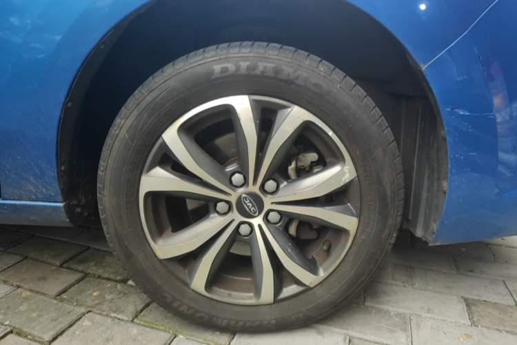 Used JAC Group Refine R3 2018 1.6L Manual Luxury Sunroof Model Right Front Wheel Hub