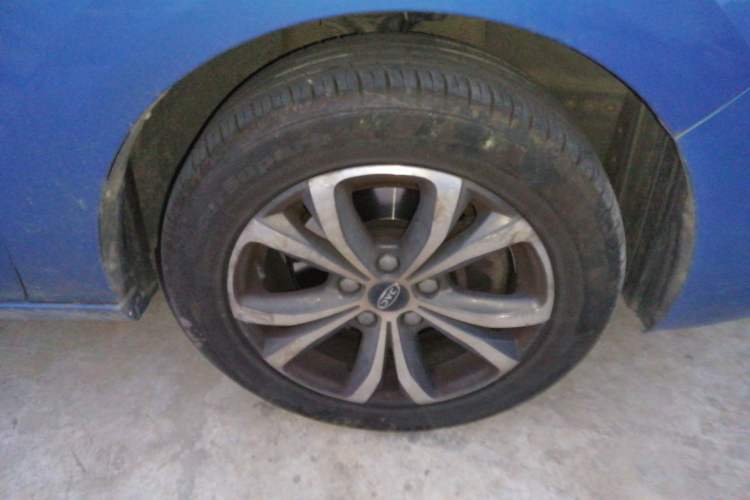 Used JAC Group Refine R3 2018 1.6L Manual Luxury Sunroof Model Right Front Wheel Hub