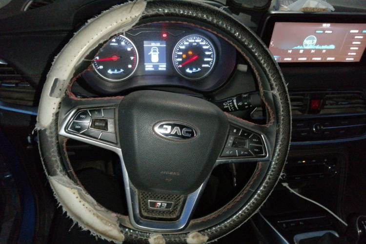 Used JAC Group Refine R3 2018 1.6L Manual Luxury Sunroof Model Steering Wheel