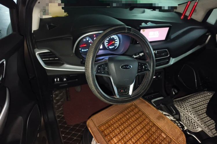 Used JAC Group Refine R3 2018 1.6L Manual Luxury Model Center Console