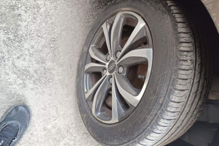 Used JAC Group Refine R3 2018 1.6L Manual Luxury Sunroof Model Right Front Wheel Hub