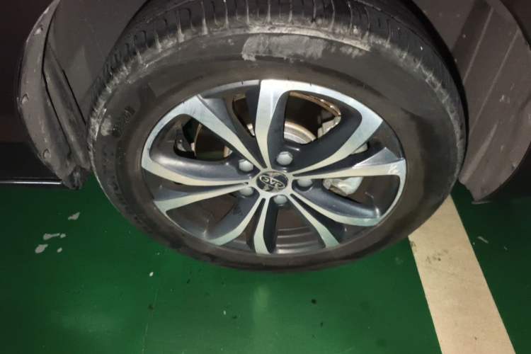 Used JAC Group Refine R3 2018 1.6L Manual Luxury Model Right Front Wheel Hub