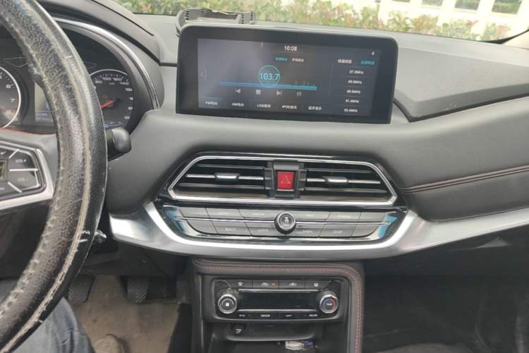 Used JAC Group Refine R3 2018 1.6L Manual Luxury Sunroof Model Audio And AC Panel