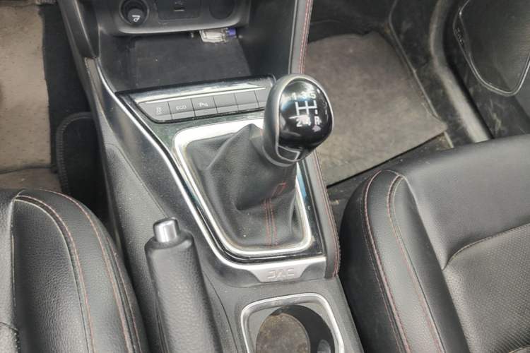 Used JAC Group Refine R3 2018 1.6L Manual Luxury Sunroof Model Gear Lever