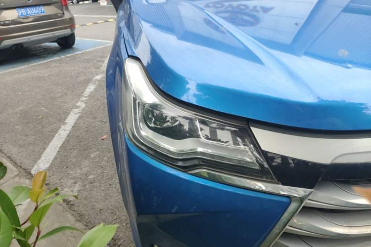 Used JAC Group Refine R3 2018 1.6L Manual Luxury Sunroof Model Right Front Headlight