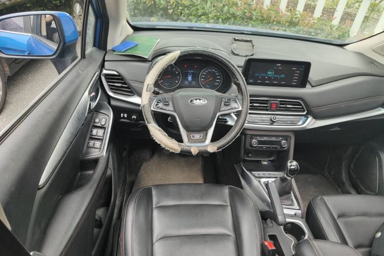 Used JAC Group Refine R3 2018 1.6L Manual Luxury Sunroof Model Steering Wheel
