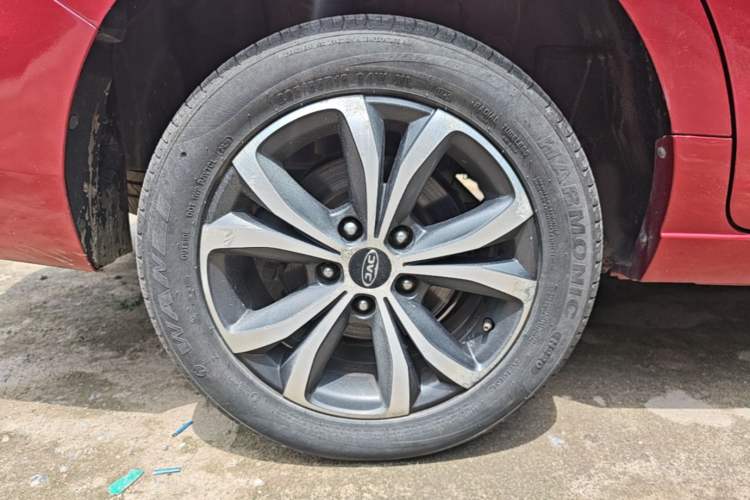 Used JAC Group Refine R3 2018 1.6L Manual Luxury Smart Model Exterior 5