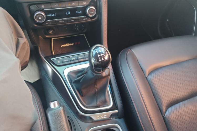 Used JAC Group Refine R3 2018 1.6L Manual Luxury Smart Model Gear Lever