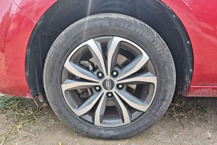 Used JAC Group Refine R3 2018 1.6L Manual Luxury Smart Model Left Front Wheel Hub