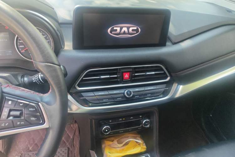 Used JAC Group Refine R3 2018 1.6L Manual Luxury Sunroof Model Audio And AC Panel