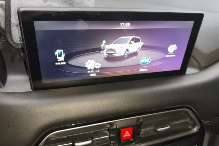 Used JAC Group Refine R3 2018 1.6L Manual Luxury Sunroof Model Audio And AC Panel