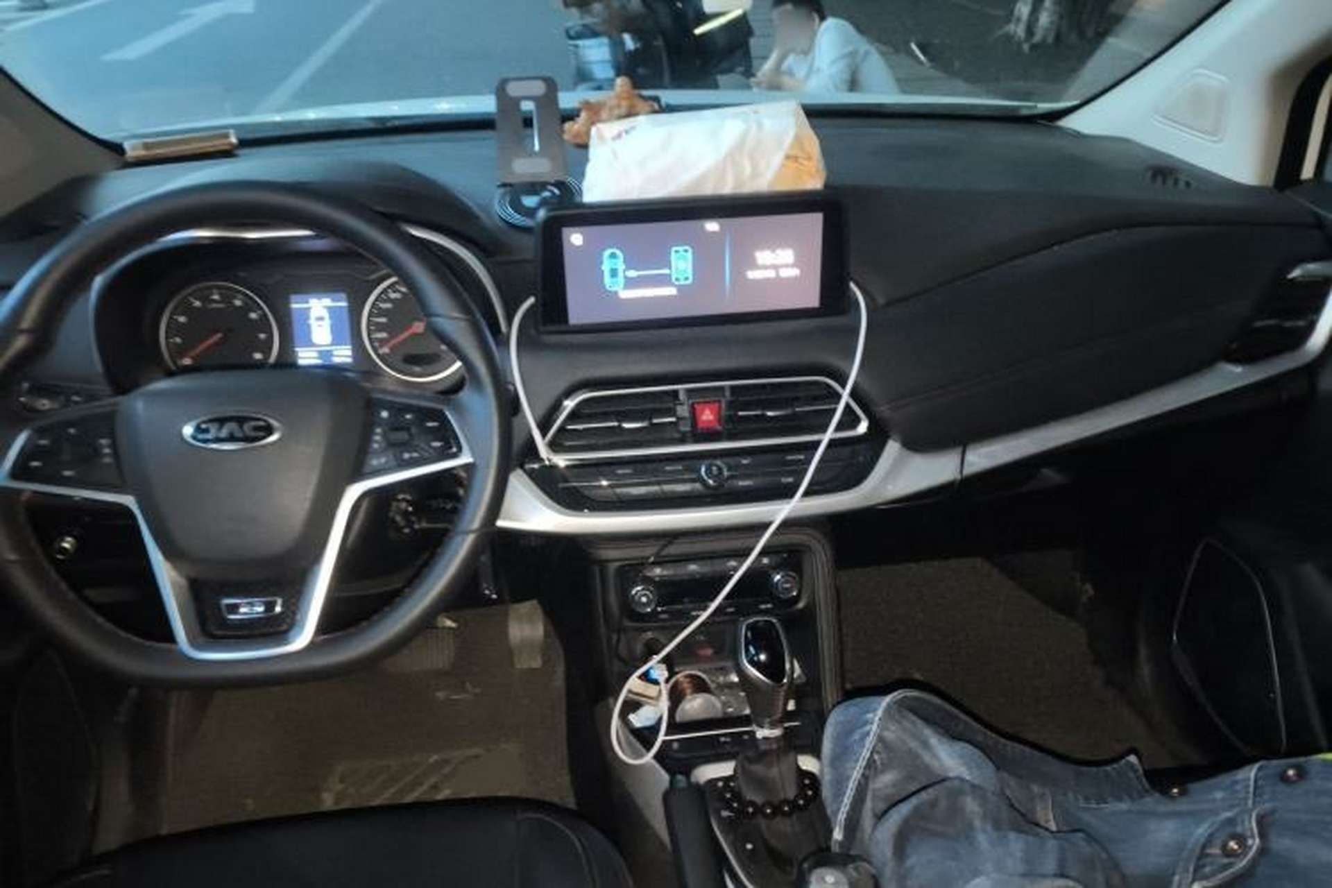 Used JAC Group Refine R3 2018 1.6L CVT Luxury Model Center Console