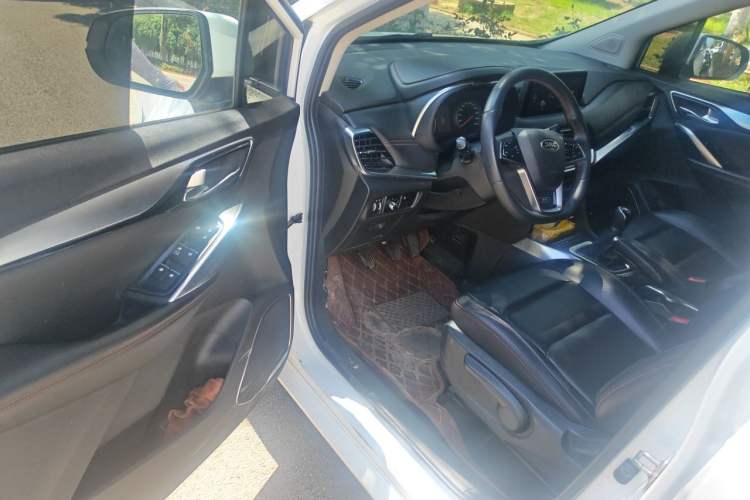 Used JAC Group Refine R3 2018 1.6L Manual Luxury Sunroof Model Driver Seat