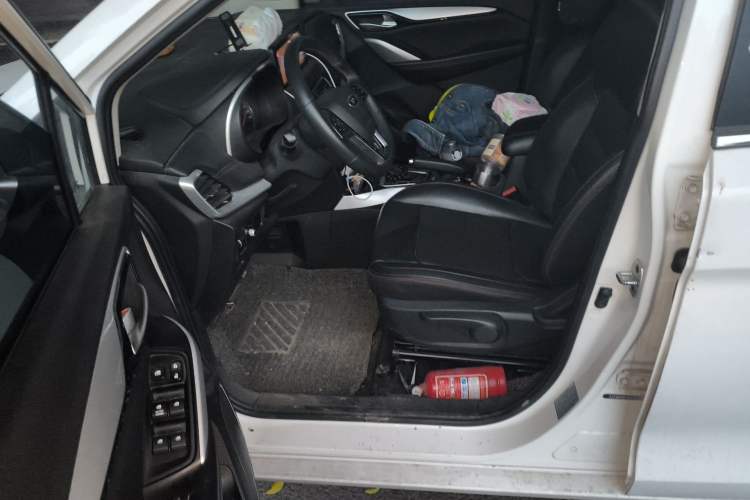 Used JAC Group Refine R3 2018 1.6L CVT Luxury Model Driver Seat