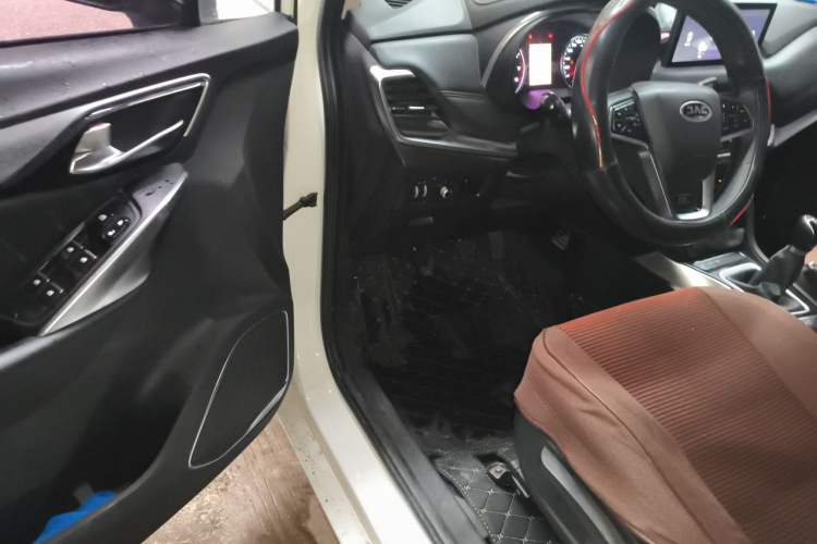Used JAC Group Refine R3 2018 1.6L Manual Luxury Sunroof Model Driver Seat