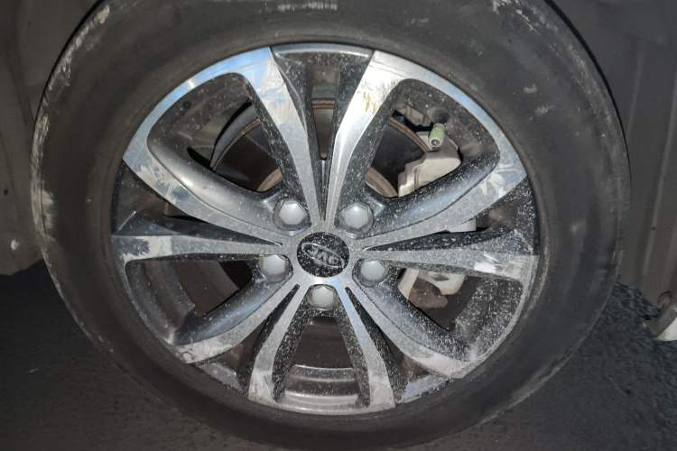 Used JAC Group Refine R3 2018 1.6L CVT Luxury Model Exterior 1