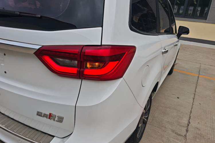 Used JAC Group Refine R3 2018 1.6L Manual Luxury Sunroof Model Exterior 3