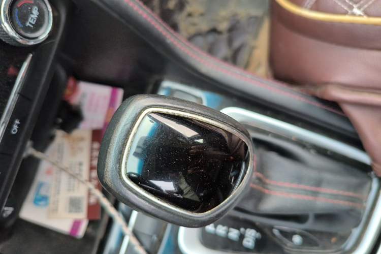 Used JAC Group Refine R3 2018 1.6L CVT Comfort Model Gear Lever