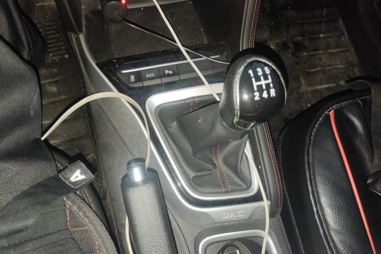Used JAC Group Refine R3 2018 1.6L Manual Luxury Model Gear Lever