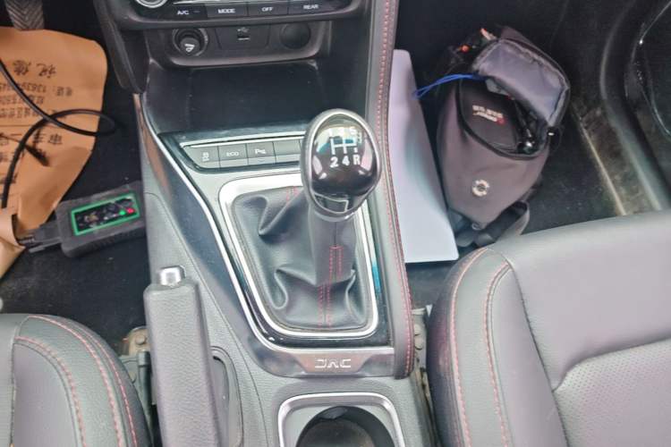 Used JAC Group Refine R3 2018 1.6L Manual Luxury Sunroof Model Gear Lever