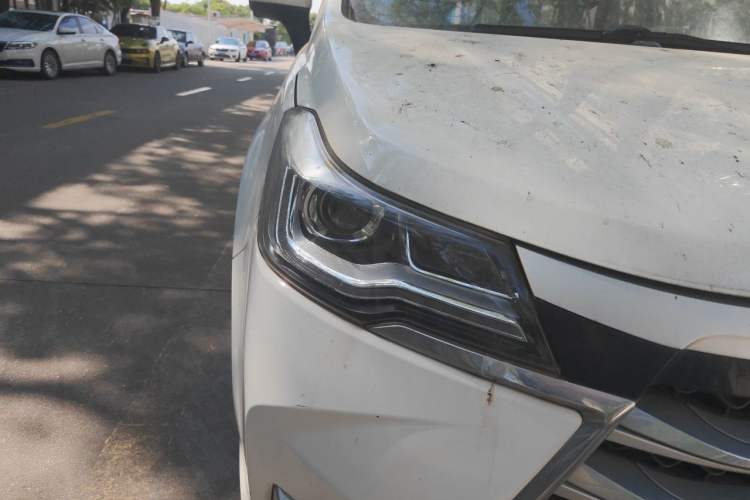 Used JAC Group Refine R3 2018 1.6L Manual Luxury Sunroof Model Right Front Headlight