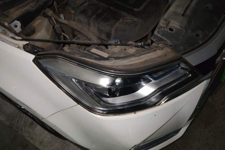 Used JAC Group Refine R3 2018 1.6L Manual Luxury Model Right Front Headlight