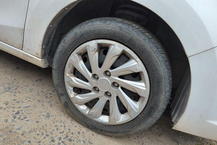 Used JAC Group Refine R3 2018 1.6L CVT Comfort Model Right Front Wheel Hub