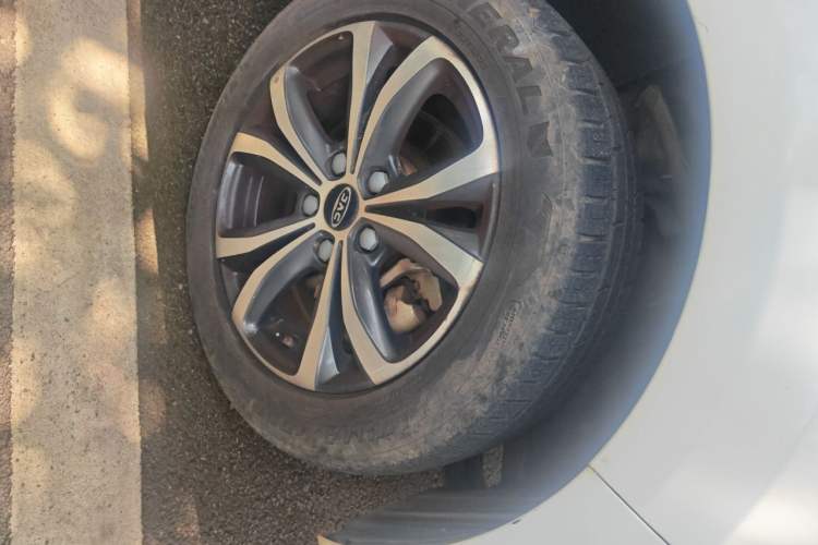 Used JAC Group Refine R3 2018 1.6L Manual Luxury Sunroof Model Right Front Wheel Hub