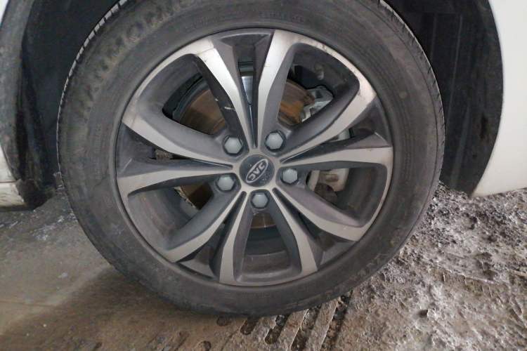 Used JAC Group Refine R3 2018 1.6L Manual Luxury Model Right Front Wheel Hub