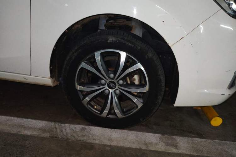 Used JAC Group Refine R3 2018 1.6L Manual Luxury Model Right Front Wheel Hub