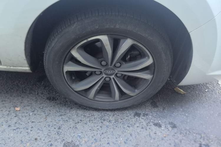 Used JAC Group Refine R3 2018 1.6L Manual Luxury Model Right Front Wheel Hub