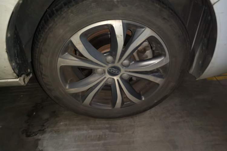 Used JAC Group Refine R3 2018 1.6L Manual Luxury Model Right Front Wheel Hub