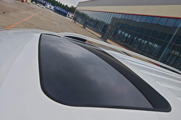 Used JAC Group Refine R3 2018 1.6L Manual Luxury Sunroof Model Roof