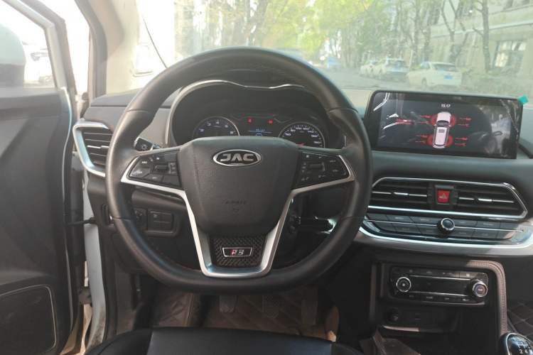 Used JAC Group Refine R3 2018 1.6L Manual Luxury Sunroof Model Steering Wheel