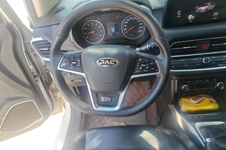 Used JAC Group Refine R3 2018 1.6L Manual Luxury Sunroof Model Steering Wheel