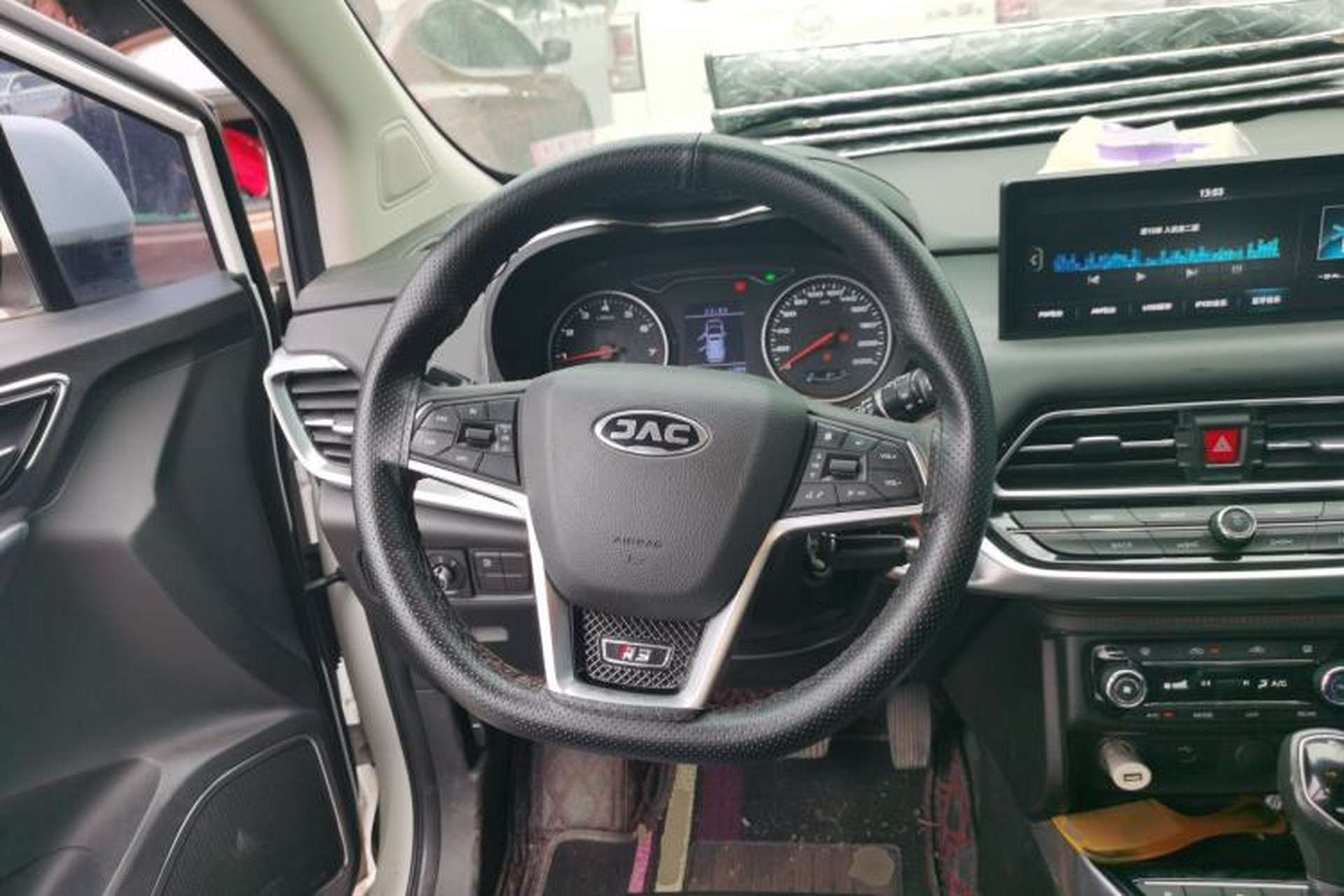 Used JAC Group Refine R3 2018 1.6L CVT Luxury Sunroof Model Steering Wheel