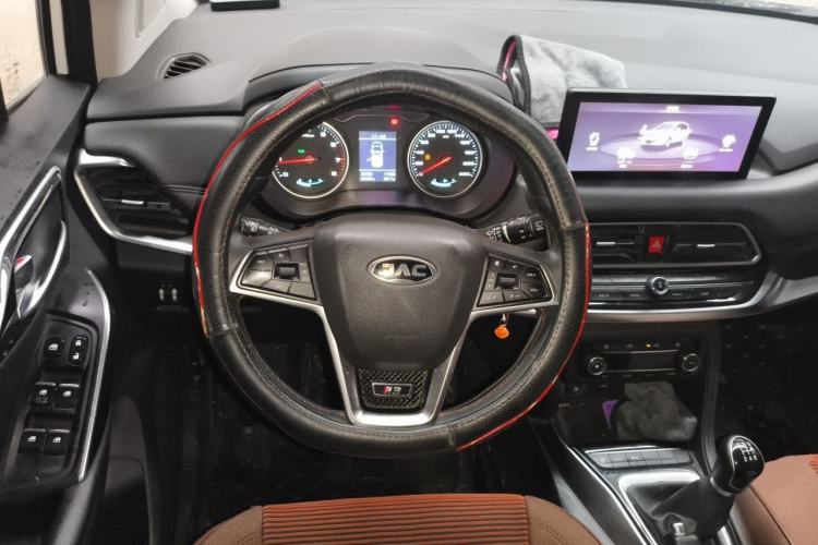 Used JAC Group Refine R3 2018 1.6L Manual Luxury Sunroof Model Steering Wheel