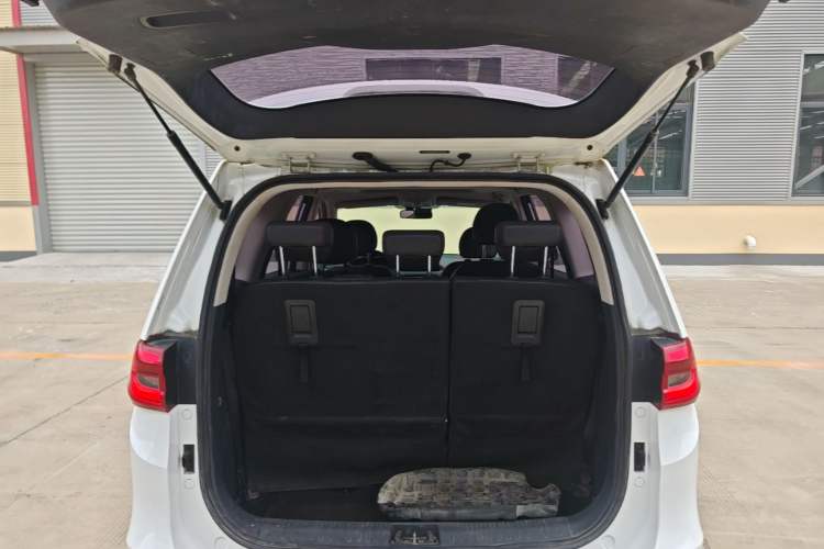 Used JAC Group Refine R3 2018 1.6L Manual Luxury Sunroof Model Trunk