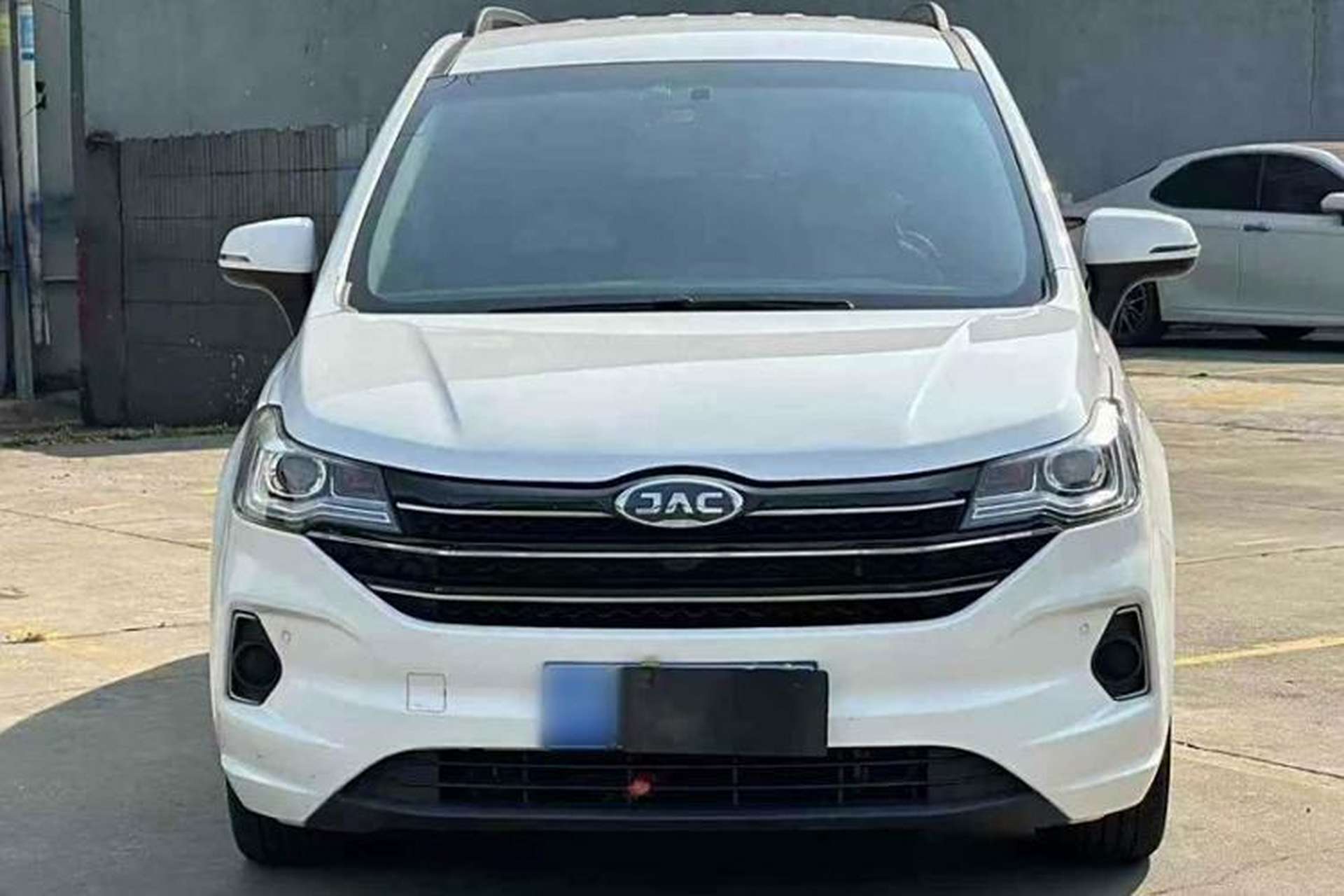Used JAC Group Refine R3 2019 1.5T Jingfeng Model 7 Seats Exterior 4