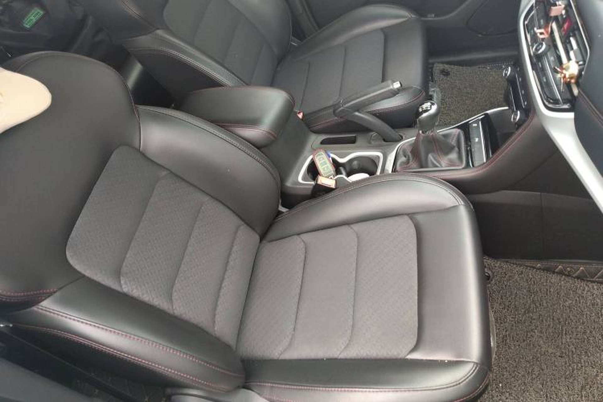 Used JAC Group Refine R3 2019 1.5T Jingfeng Model 7 Seats Right Front Seat