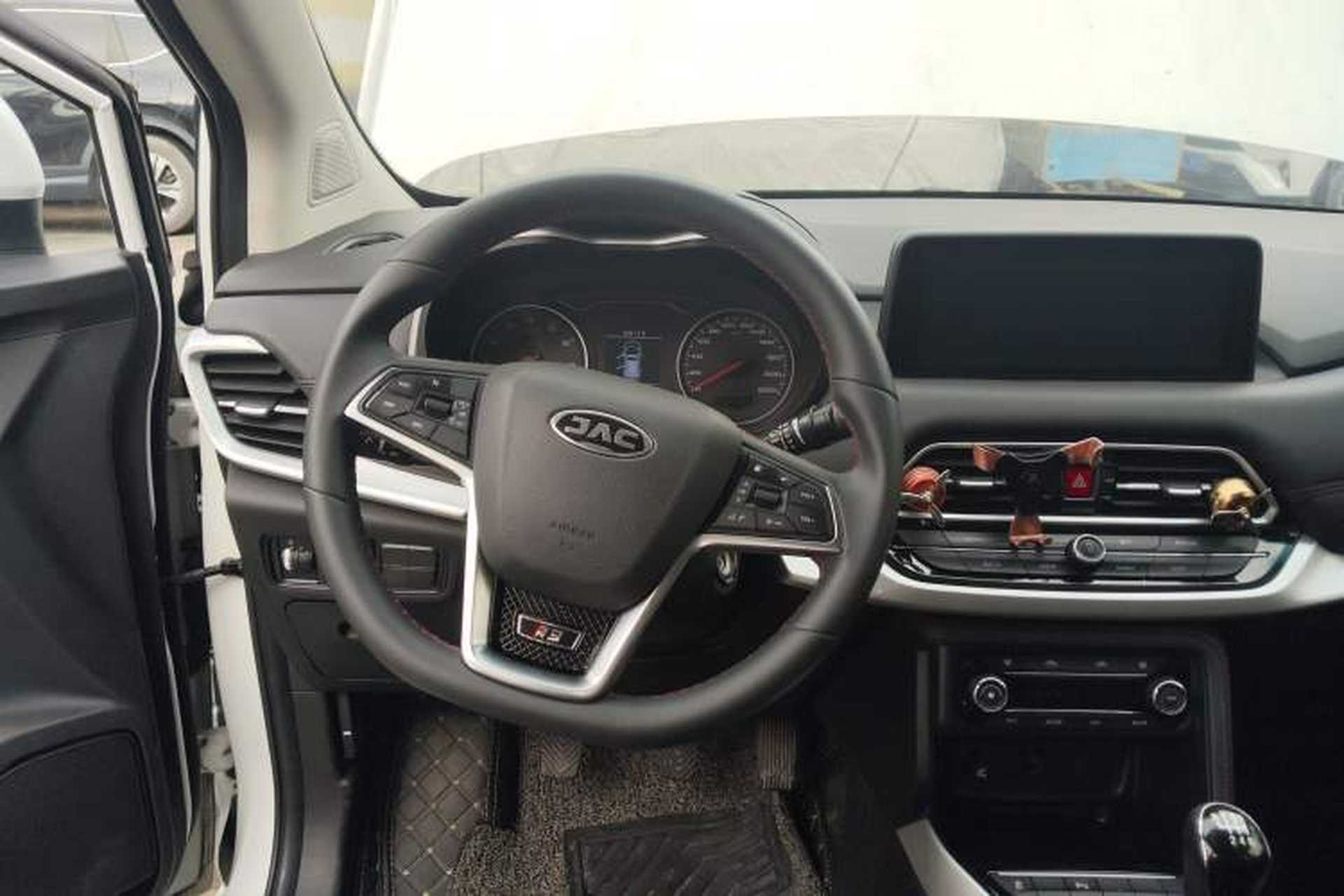 Used JAC Group Refine R3 2019 1.5T Jingfeng Model 7 Seats Steering Wheel