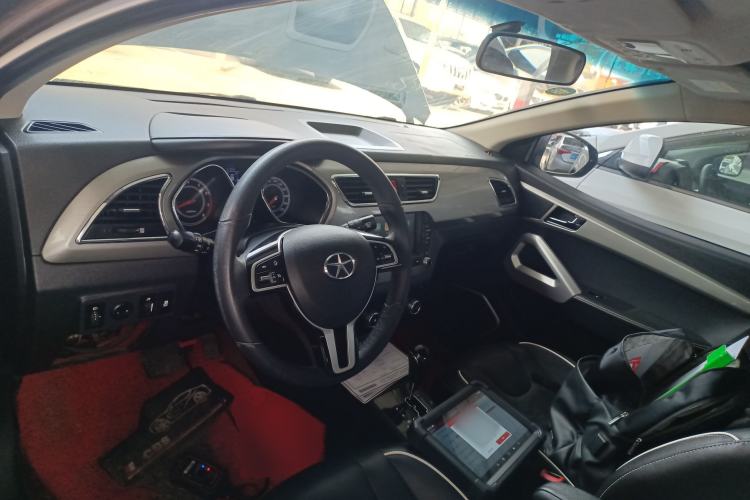 Used JAC Group Refine S2 2015 1.5L CVT Luxury Smart Version Center Console