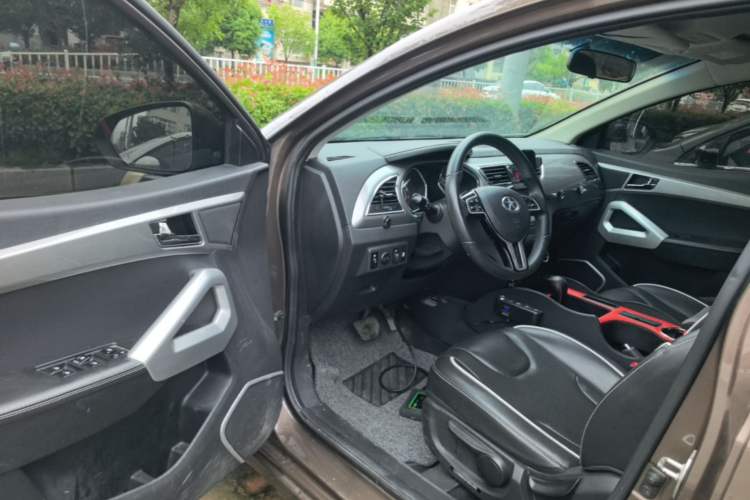 Used JAC Group Refine S2 2015 1.5L CVT Luxury Smart Version Driver Seat