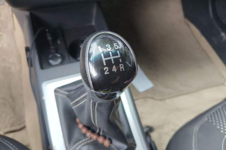 Used JAC Group Refine S2 2015 1.5L Manual Luxury Model Gear Lever