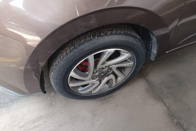 Used JAC Group Refine S2 2015 1.5L CVT Luxury Smart Version Left Front Wheel Hub