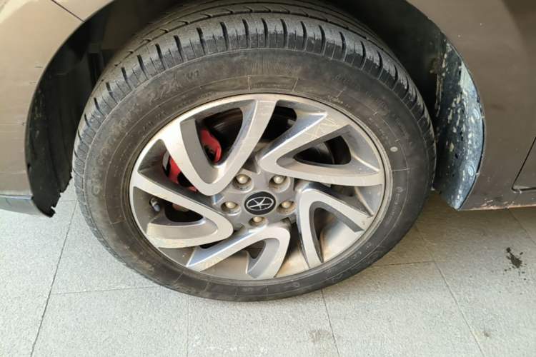 Used JAC Group Refine S2 2015 1.5L Manual Luxury Smart Model Left Front Wheel Hub
