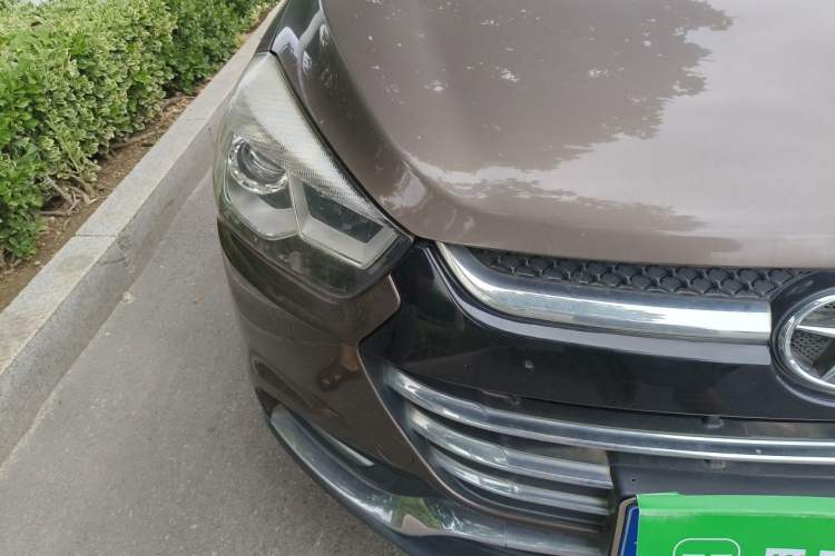 Used JAC Group Refine S2 2015 1.5L Manual Luxury Model Right Front Headlight