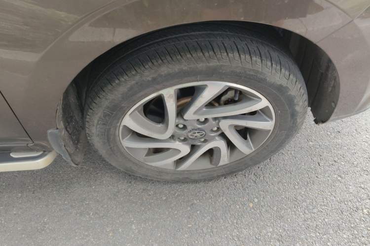 Used JAC Group Refine S2 2015 1.5L Manual Luxury Model Right Front Wheel Hub