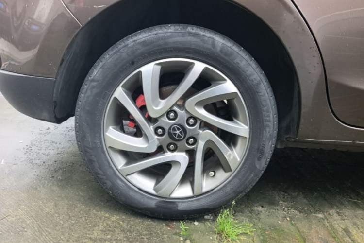 Used JAC Group Refine S2 2015 1.5L CVT Luxury Smart Version Right Rear Wheel Hub
